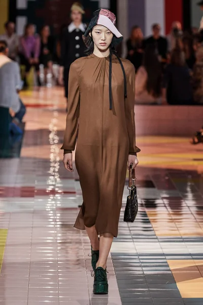 Look 13